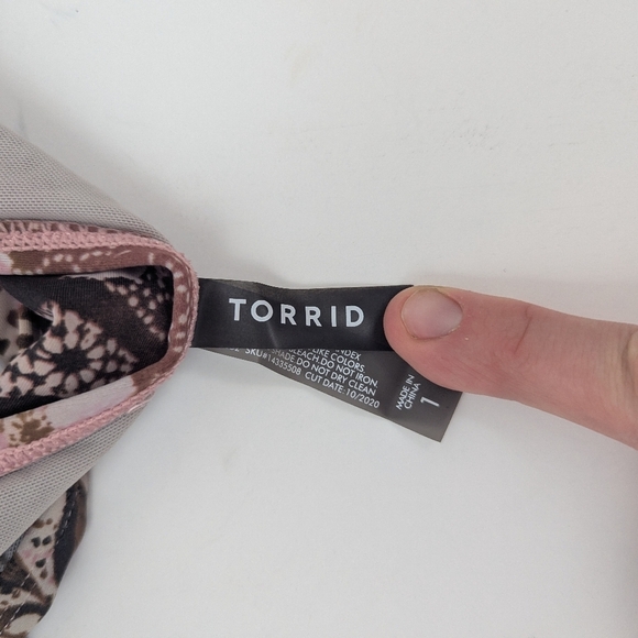 Torrid Multi Medallion Bikini Top, Sz 1X - Picture 4 of 4